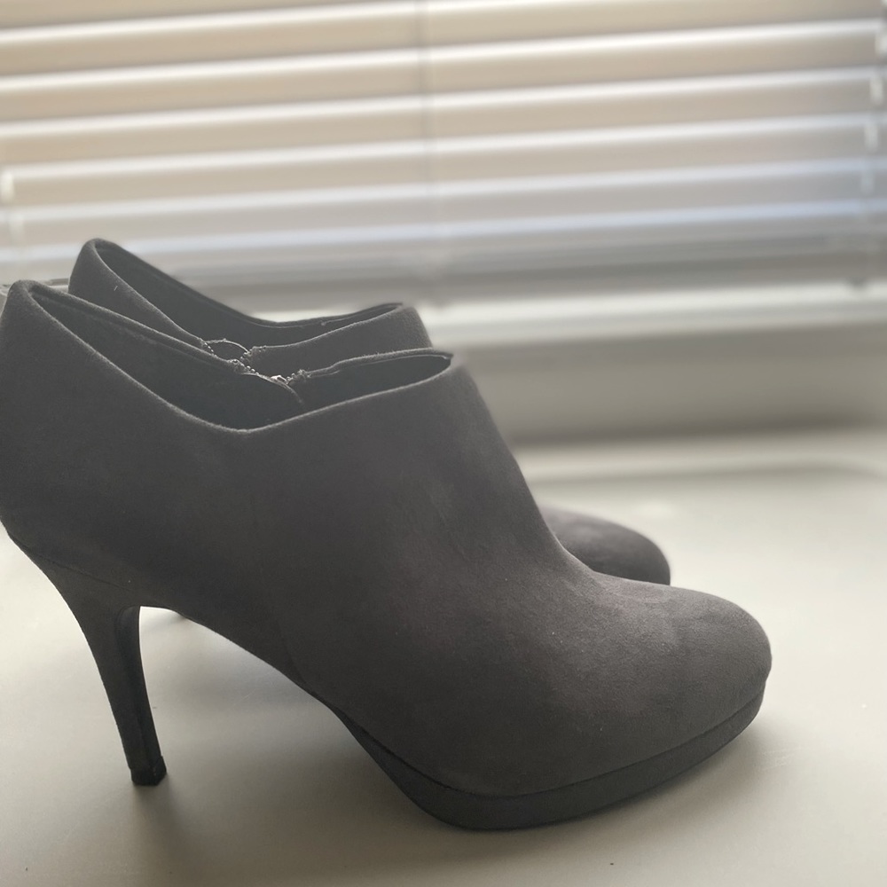 Liz Claiborne, charcoal suede booties